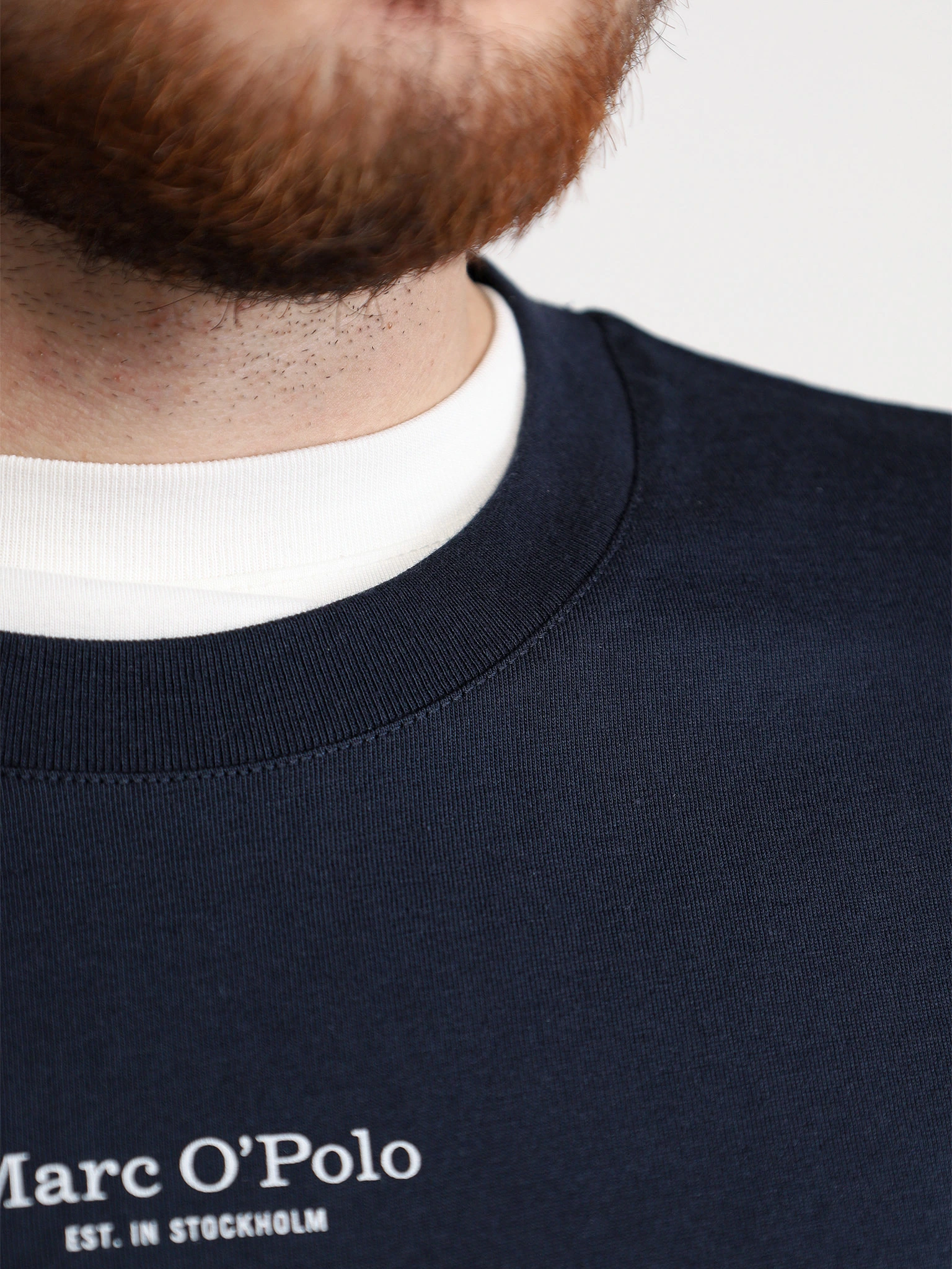 Футболка темно-синего цвета из хлопка